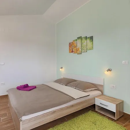 Lena Holiday home